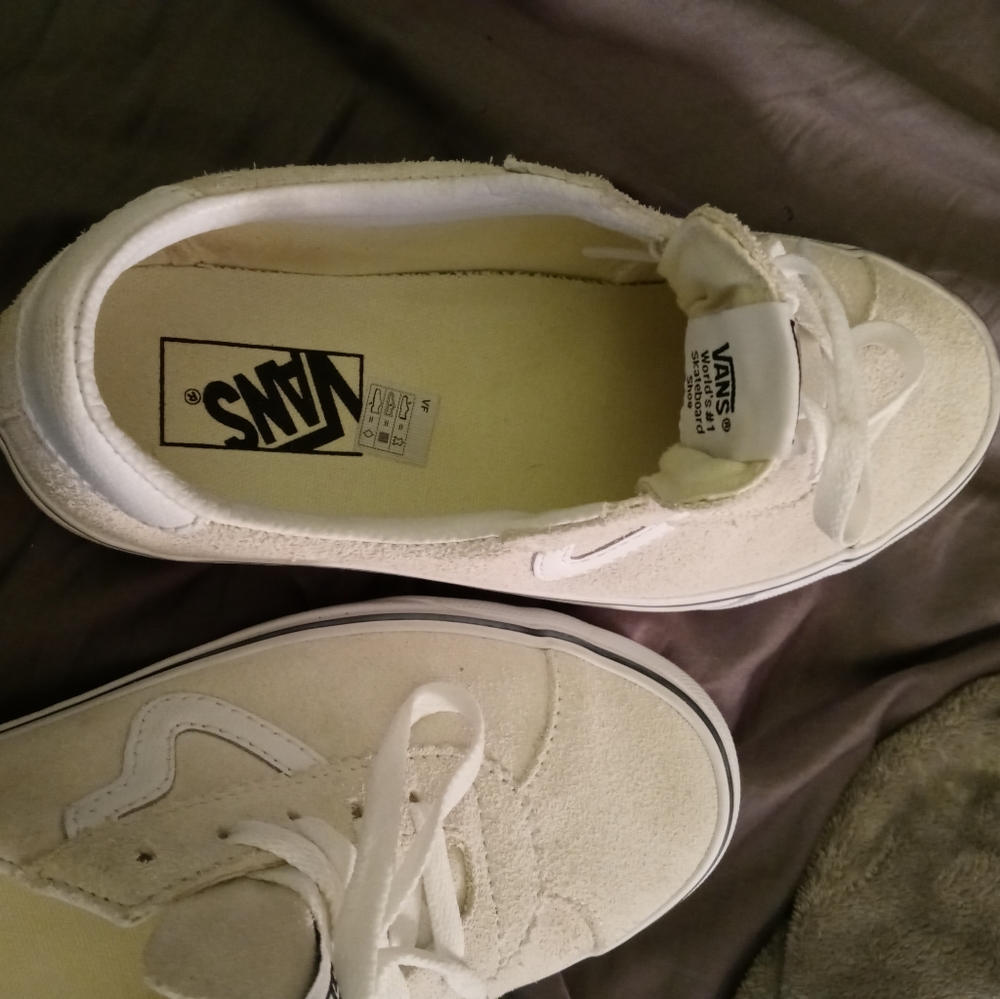 Suade off white colored vans new w/o tags size 7 m